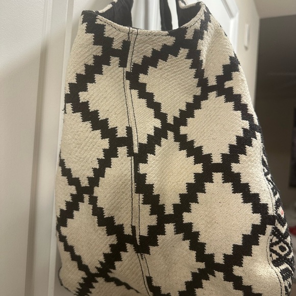 Black and White Geometric Tote Bag - Picture 2 of 6